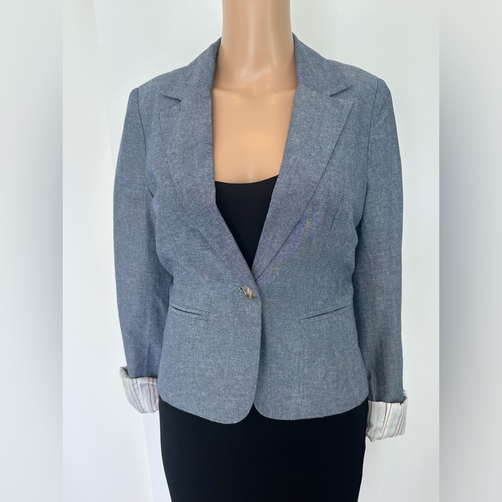 Chambray Cropped Summer Single Breasted, Single Button Blazer in Size Small